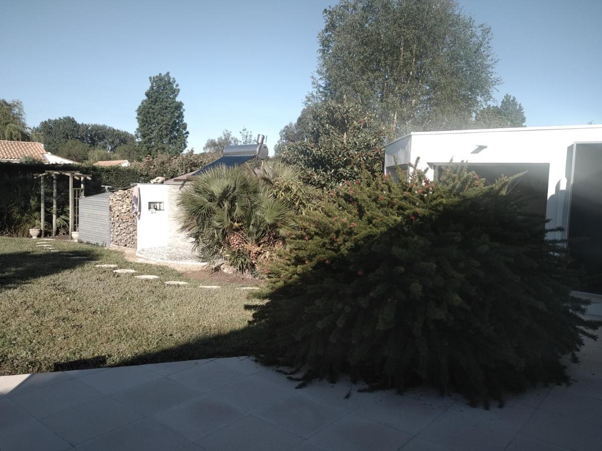 L'Eden Naturiste Spas Challans Exteriör bild