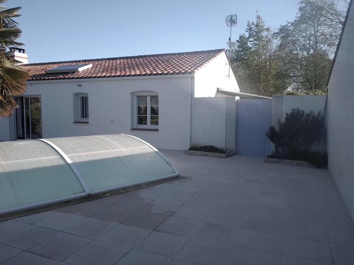 L'Eden Naturiste Spas Challans Exteriör bild