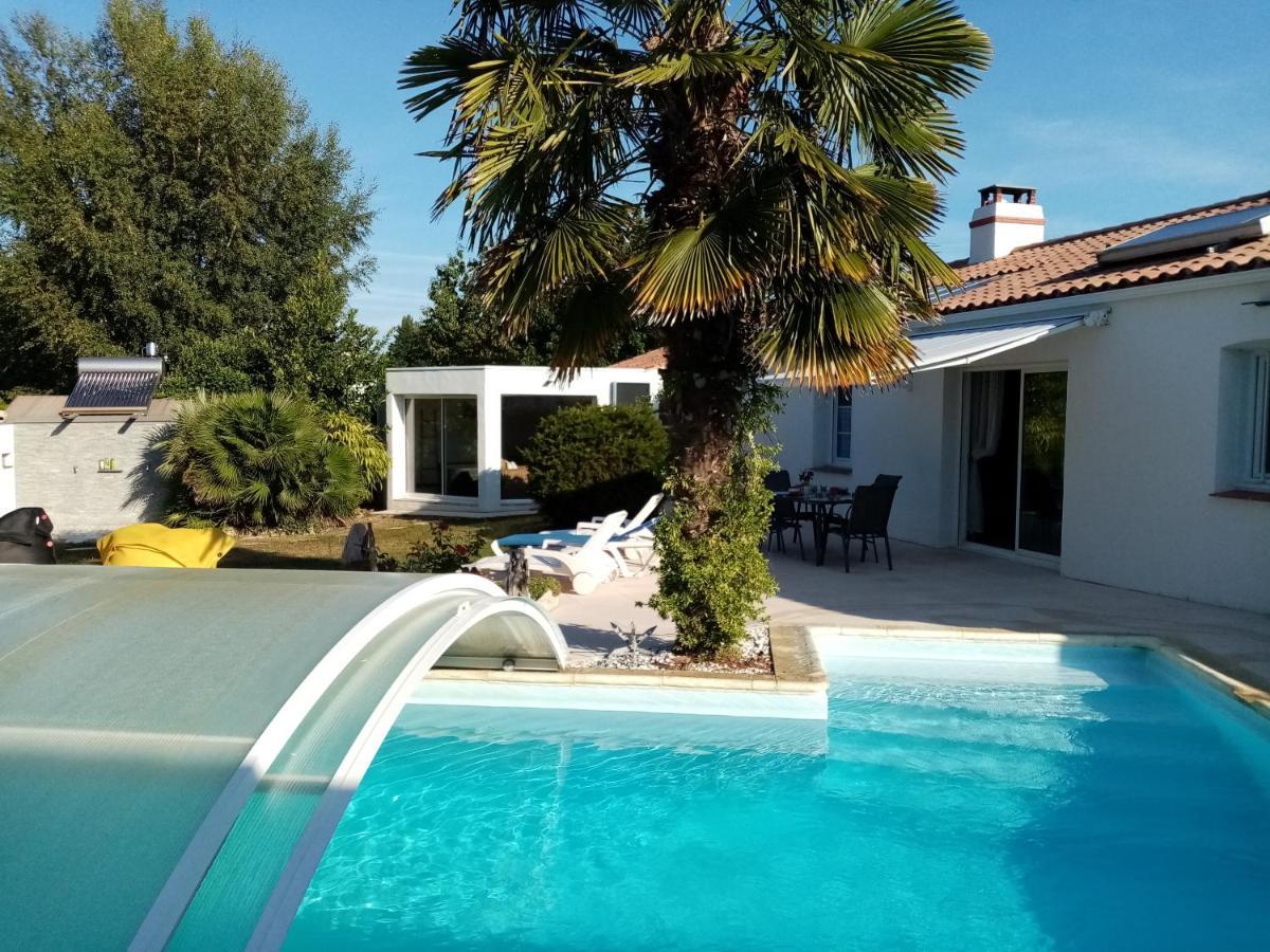 L'Eden Naturiste Spas Challans Exteriör bild