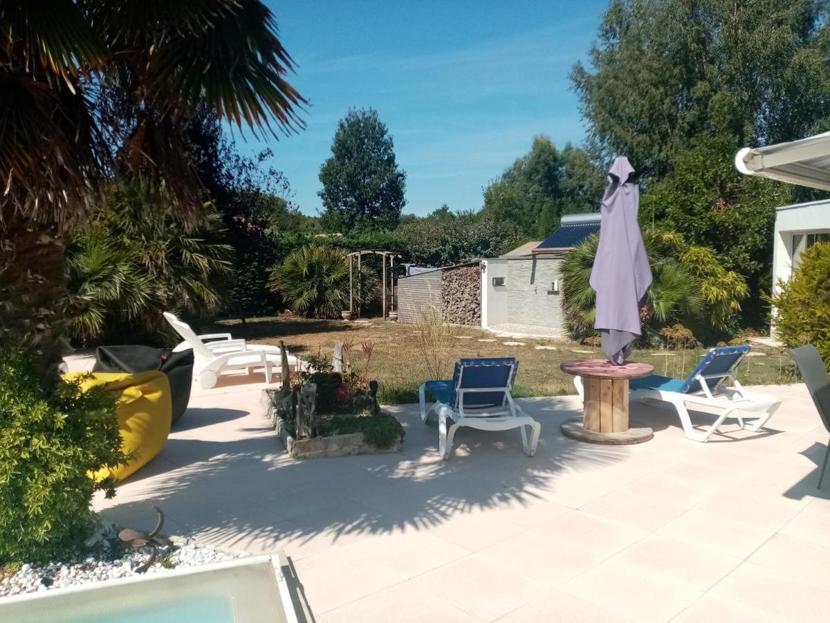 L'Eden Naturiste Spas Challans Exteriör bild