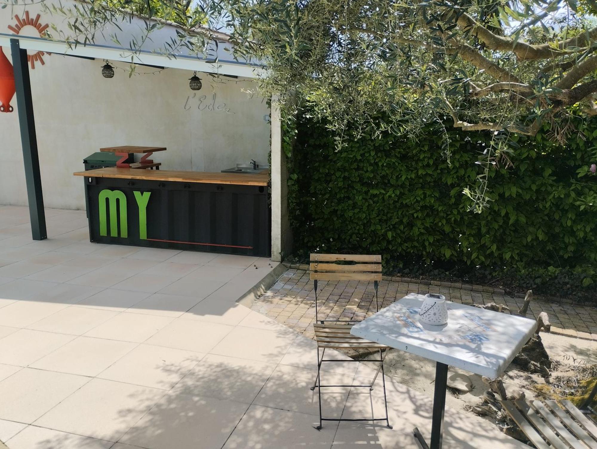 L'Eden Naturiste Spas Challans Exteriör bild