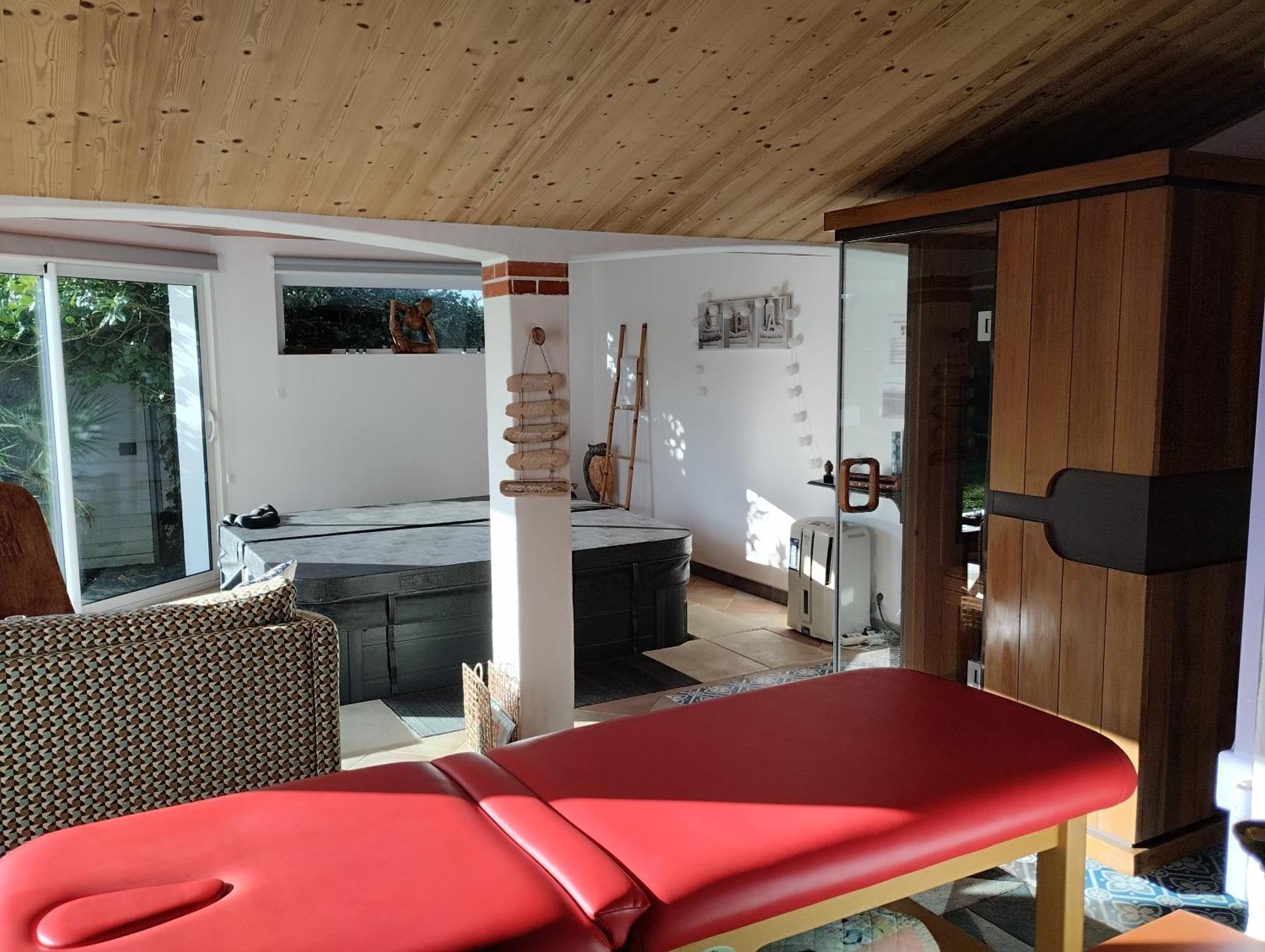 L'Eden Naturiste Spas Challans Rum bild
